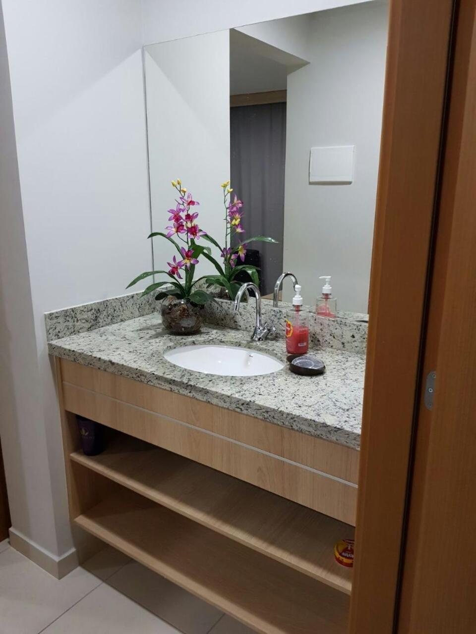Casa Da Madeira Daire Caldas Novas Dış mekan fotoğraf
